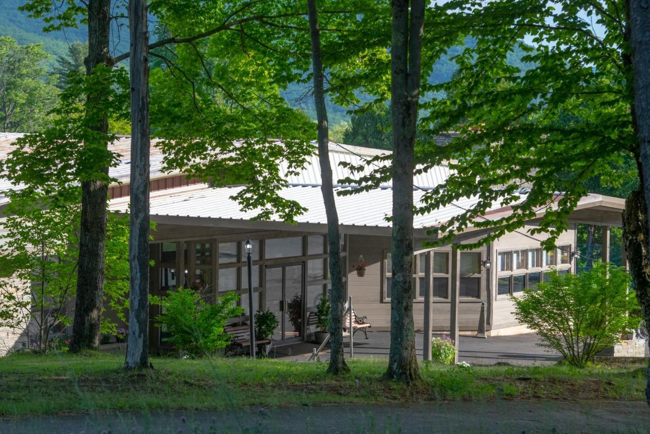 לייק ג'ורג' Roaring Brook Ranch Resort מראה חיצוני תמונה
