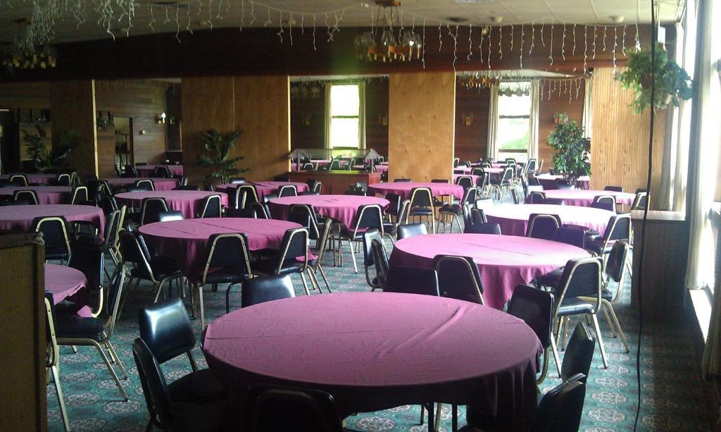 לייק ג'ורג' Roaring Brook Ranch Resort מראה חיצוני תמונה